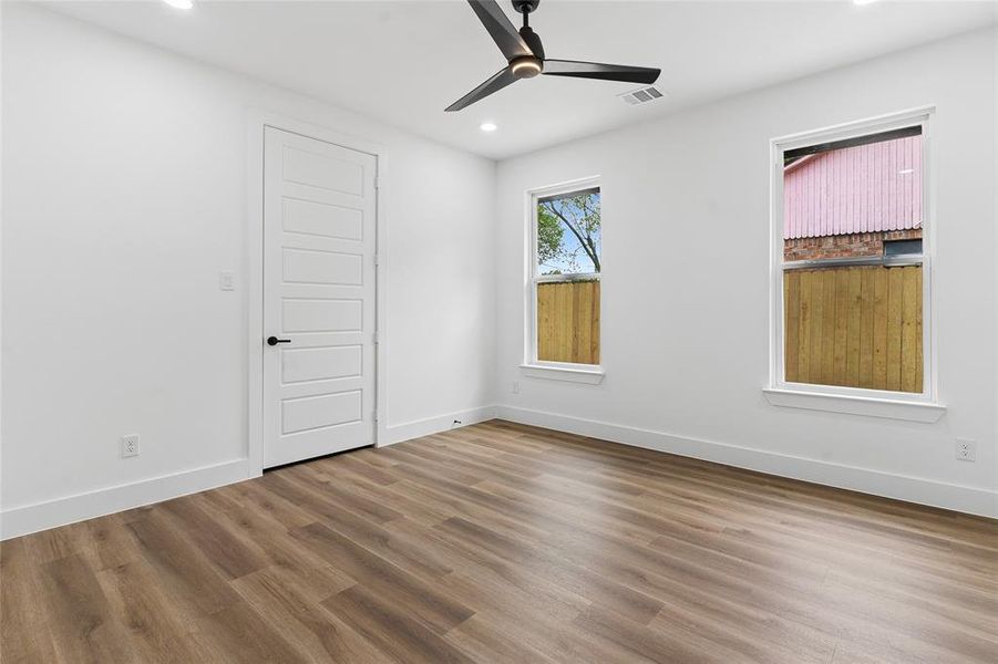 Spacious, unfurnished interior of a new home in , Dallas (Image 29).