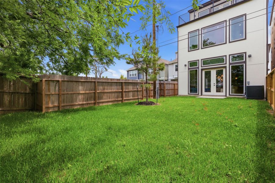 Exterior details and patio area of a home in , Houston (Image 26).