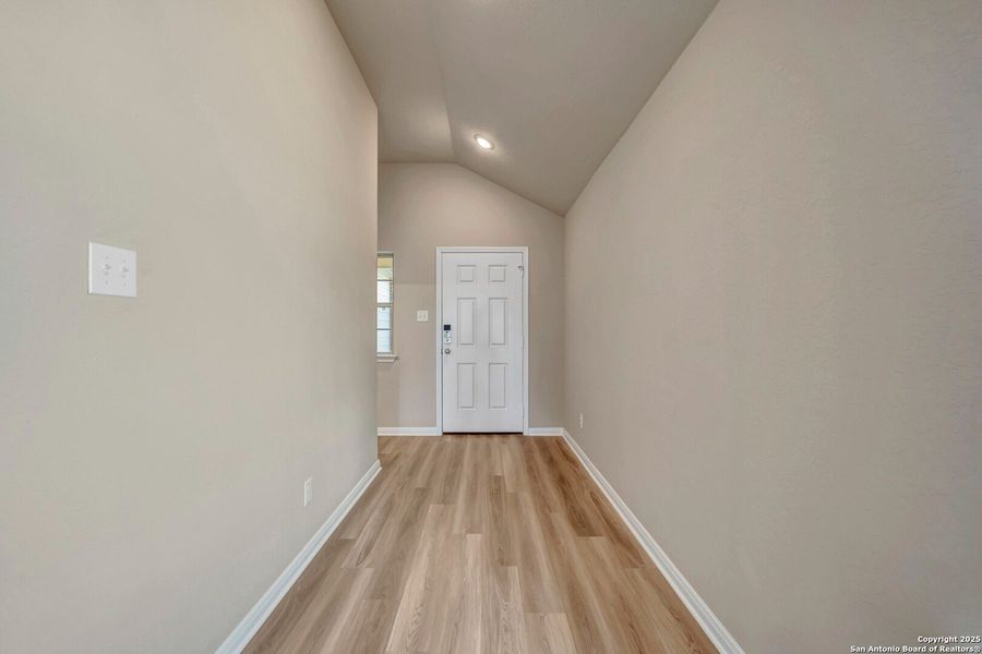 Spacious, unfurnished interior of a new home in Park Place, New Braunfels (Image 23).