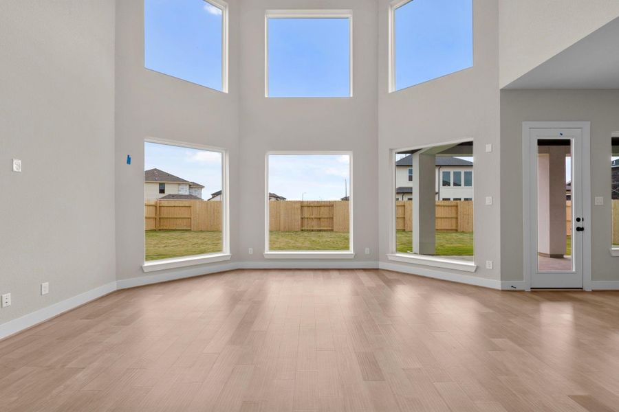 Spacious, unfurnished interior of a new home in Elyson 45' & 70', Katy (Image 33).