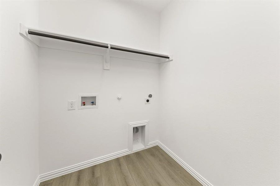 Spacious, unfurnished interior of a new home in Coyote Meadows 50s, Anna (Image 22). Spacious, unfurnished interior of a new home in Coyote Meadows 50s, Anna (Image 22).