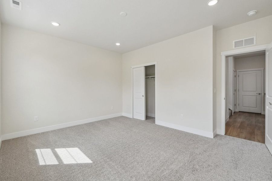 Spacious, unfurnished interior of a new home in Pony Park, Colorado Springs (Image 20). Spacious, unfurnished interior of a new home in Pony Park, Colorado Springs (Image 20).
