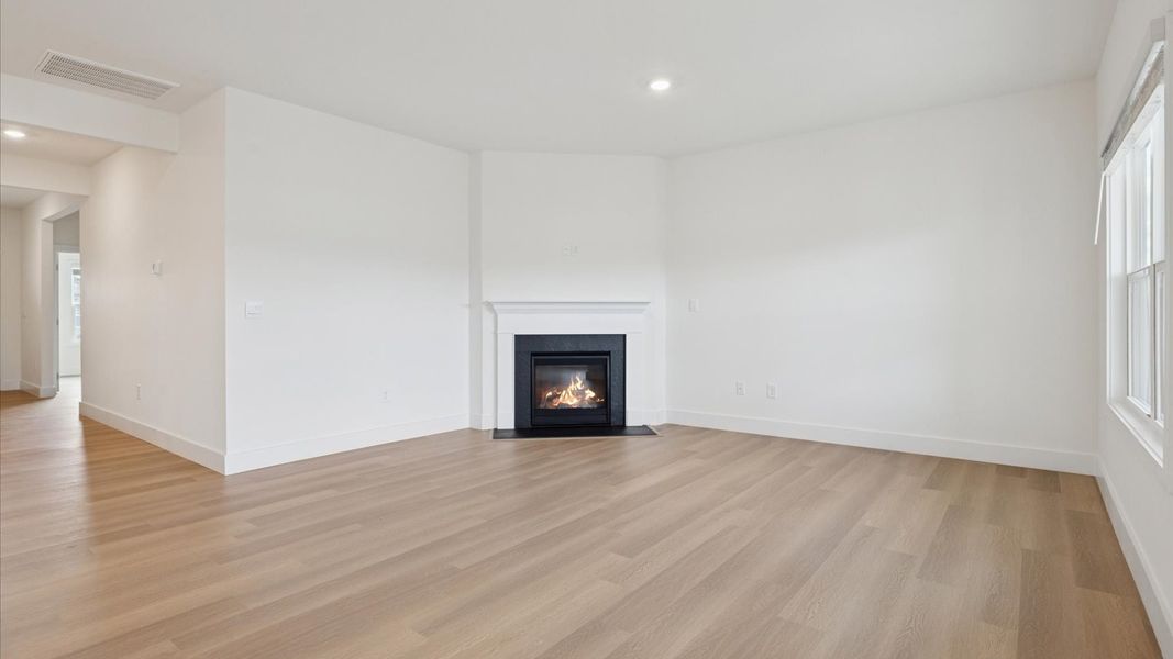 Spacious, unfurnished interior of a new home in Millstone Village, Morristown (Image 12).