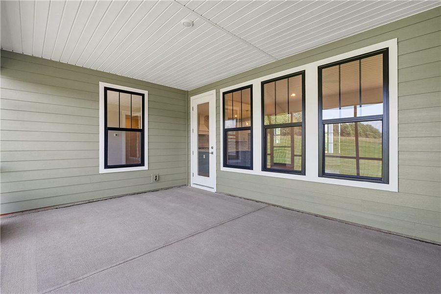 A spacious covered patio provides a delightful out A spacious covered patio provides a delightful out