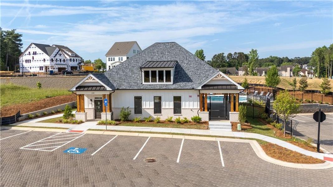 Community amenities in The Village at Sandy Plains, Marietta (Image 31).