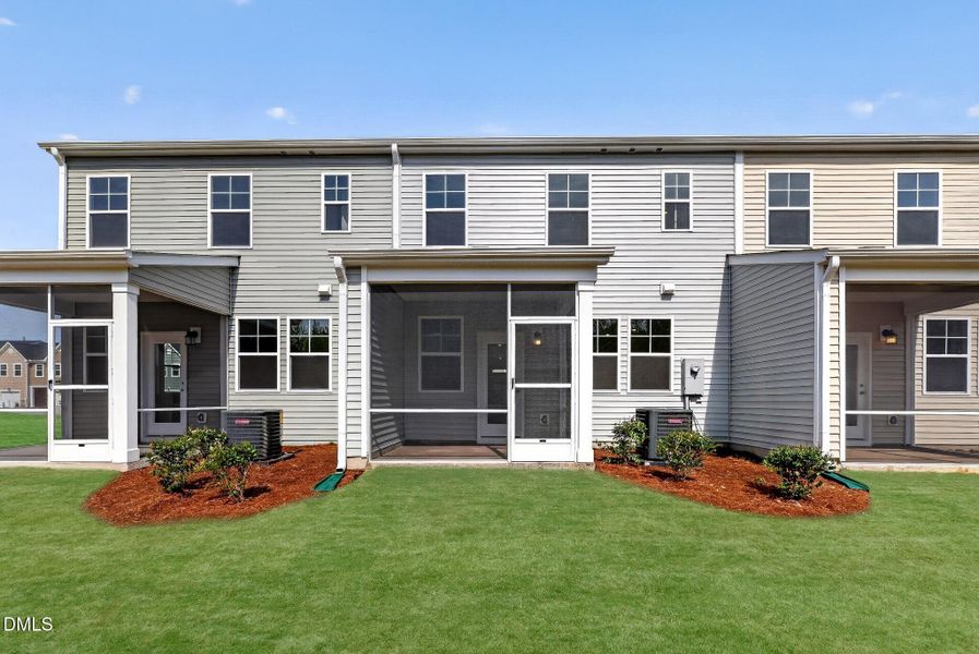 SUN_EverleeTownhomes_Pic_CarsonII-30 SUN_EverleeTownhomes_Pic_CarsonII-30