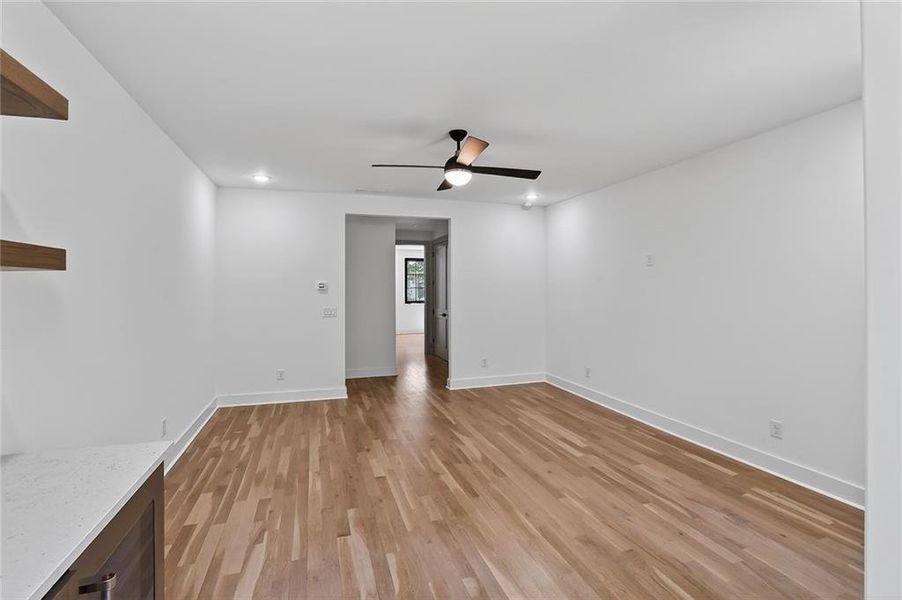 Spacious, unfurnished interior of a new home in , Roswell (Image 72).