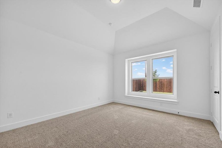 Spacious, unfurnished interior of a new home in Heritage Ranch, Sherman (Image 21).