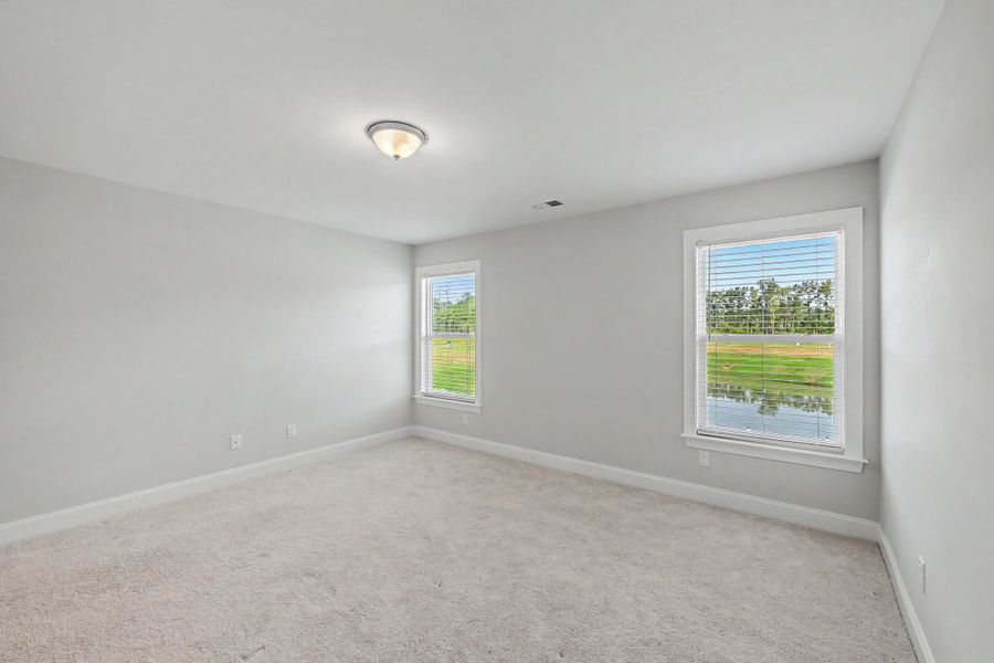 Spacious, unfurnished interior of a new home in Parker's Preserve, Ridgeville (Image 23).