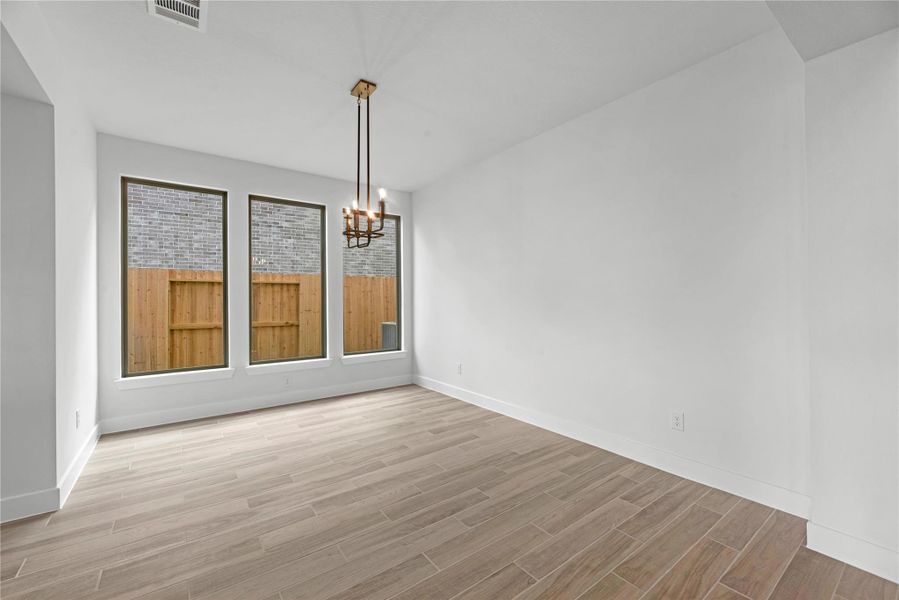 Representative image. Features, selections and colors may vary.