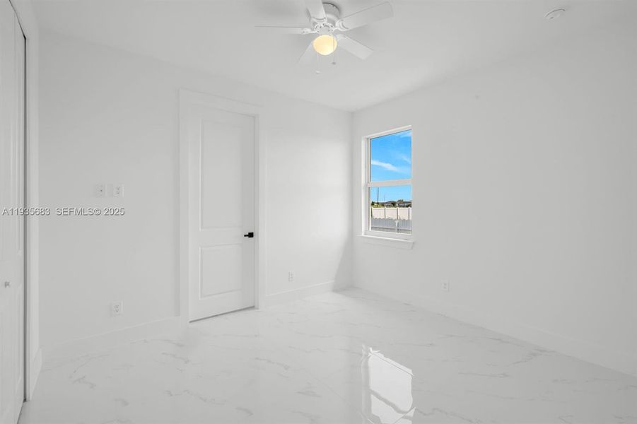 Spacious, unfurnished interior of a new home in , Cape Coral (Image 18).