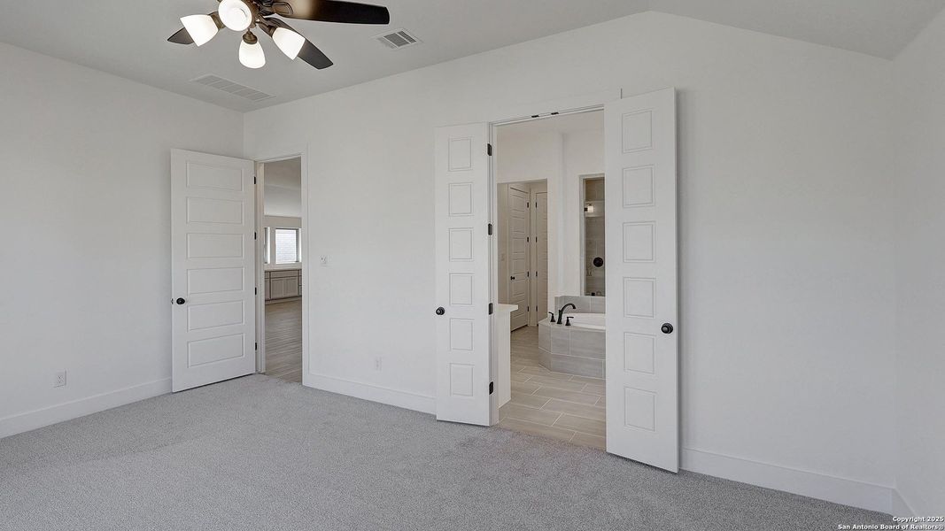 Spacious, unfurnished interior of a new home in Corley Farms 50', Boerne (Image 20). Spacious, unfurnished interior of a new home in Corley Farms 50', Boerne (Image 20).