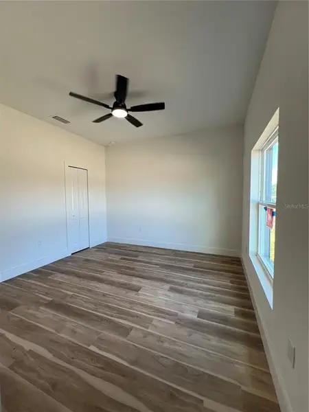 Spacious, unfurnished interior of a new home in , Ocala (Image 12).