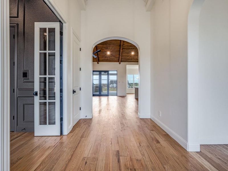Spacious, unfurnished interior of a new home in , Northlake (Image 12).