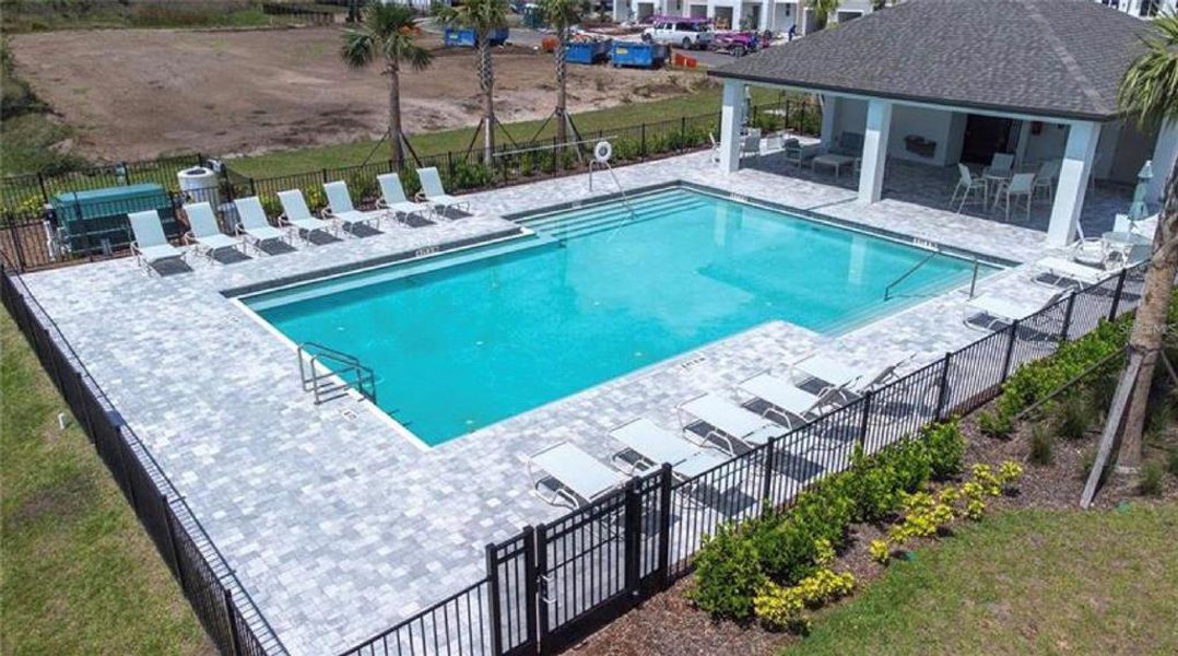 Community amenities in , Davenport (Image 17).