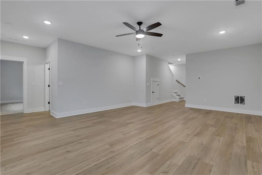 Spacious, unfurnished interior of a new home in Cambridge, Flowery Branch (Image 21). Spacious, unfurnished interior of a new home in Cambridge, Flowery Branch (Image 21).