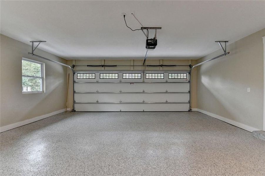 Spacious, unfurnished interior of a new home in , Atlanta (Image 24).