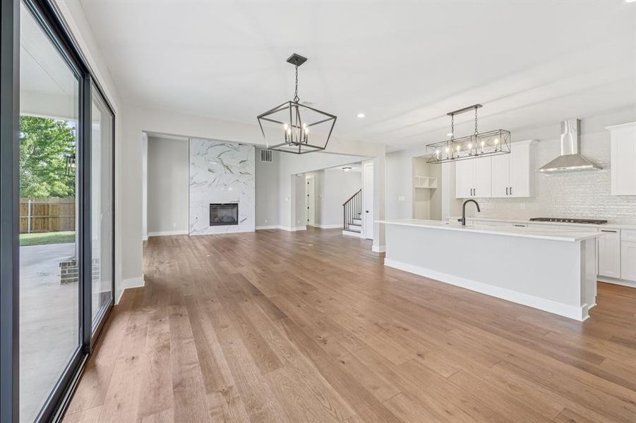 Spacious, unfurnished interior of a new home in , Grapevine (Image 18).