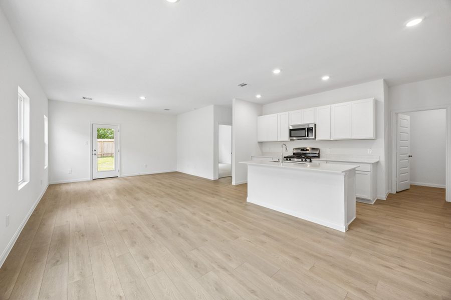 Spacious, unfurnished interior of a new home in Magnolia Springs, Montgomery (Image 18). Spacious, unfurnished interior of a new home in Magnolia Springs, Montgomery (Image 18).