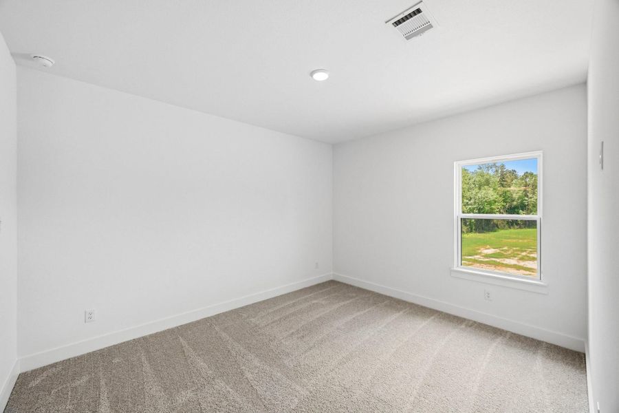 Spacious, unfurnished interior of a new home in Two Step Farm, Montgomery (Image 15).