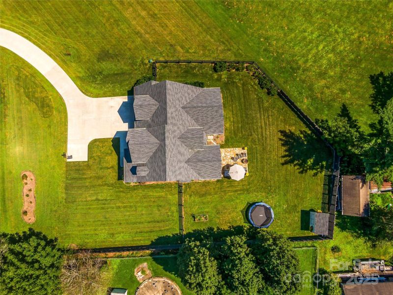 Image 33 of a home in .