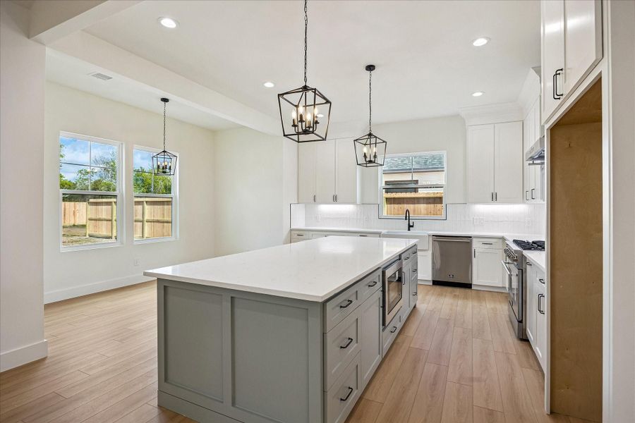 Furnished interior view inside a new home in , Santa Fe (Image 14).
