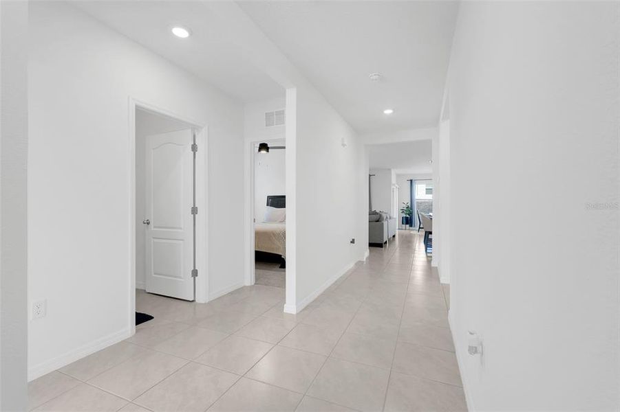 Spacious, unfurnished interior of a new home in Westridge Park, Zellwood (Image 23).