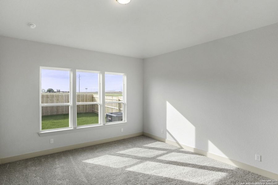 Spacious, unfurnished interior of a new home in Weltner Farms 60’s, New Braunfels (Image 16).