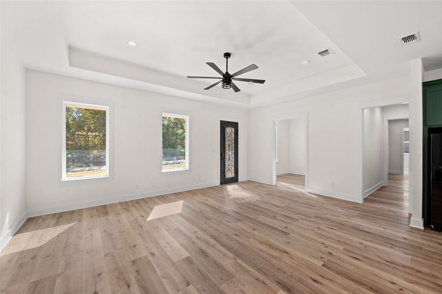 Spacious, unfurnished interior of a new home in , Alba (Image 15).