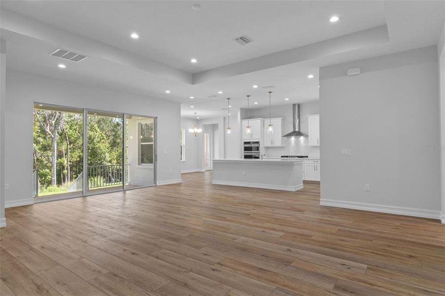Spacious, unfurnished interior of a new home in Southern Hills Plantation, Brooksville (Image 37).