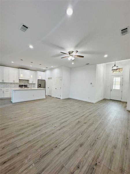 Image 27 of a home in . Image 27 of a home in .