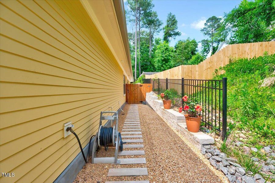 30-2975 Carolyn Dr-30 30-2975 Carolyn Dr-30