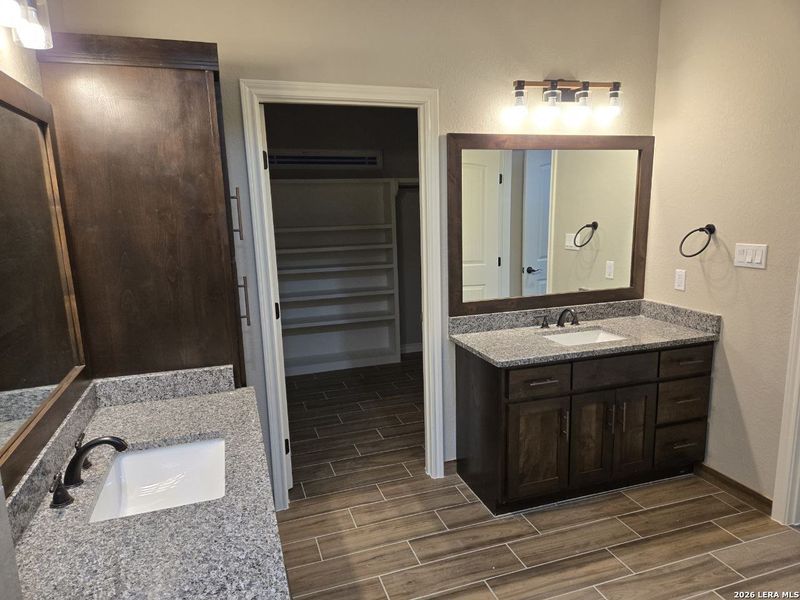 Furnished interior view inside a new home in , La Vernia (Image 3). Furnished interior view inside a new home in , La Vernia (Image 3).