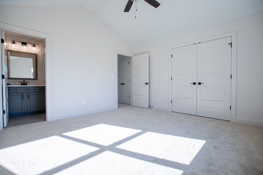 Spacious, unfurnished interior of a new home in The Reserve at Red Oaks, Carrollton (Image 41).