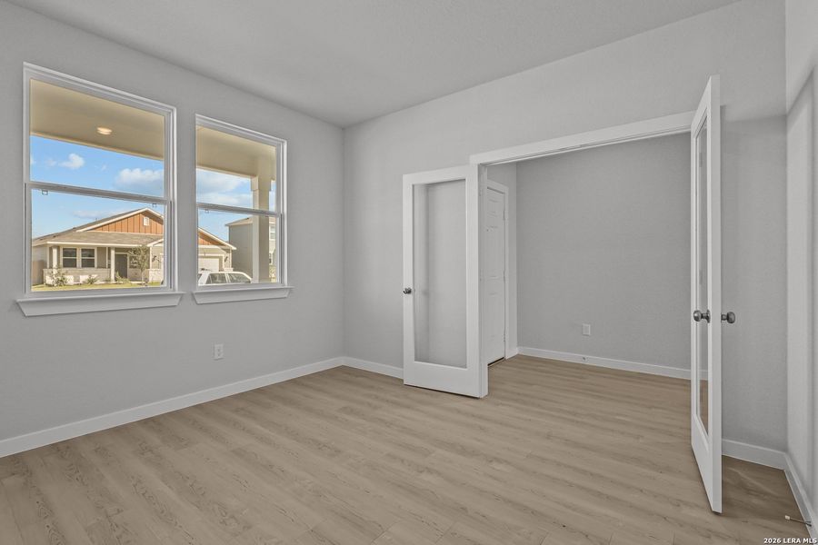 Spacious, unfurnished interior of a new home in Cinco Lakes, San Antonio (Image 22).