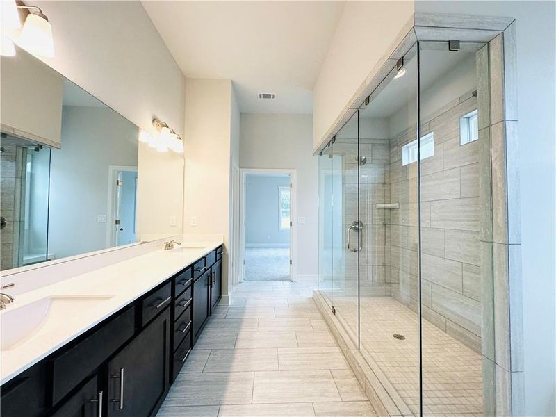 Furnished interior view inside a new home in Summerlin, Winder (Image 6).