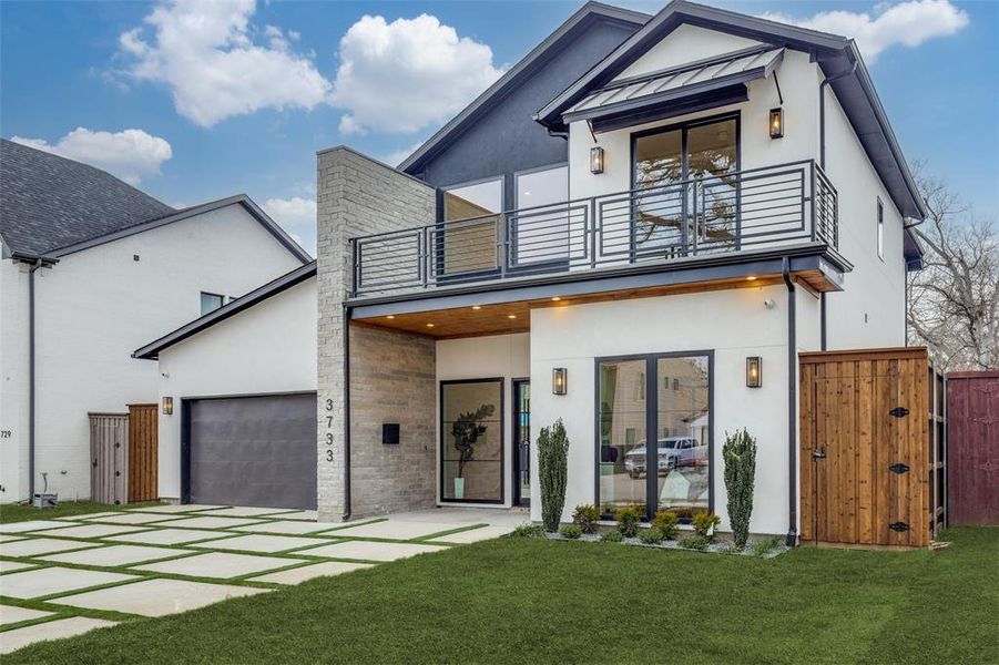 Front exterior of a new home in , Dallas, TX, highlighting curb appeal (Image 2). Front exterior of a new home in , Dallas, TX, highlighting curb appeal (Image 2).