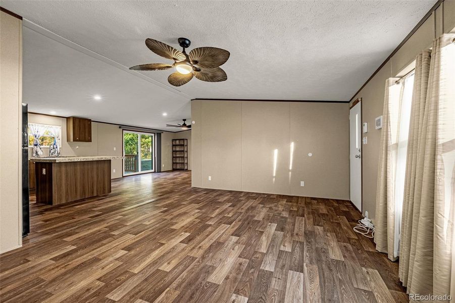 Spacious, unfurnished interior of a new home in , Cañon City (Image 13).