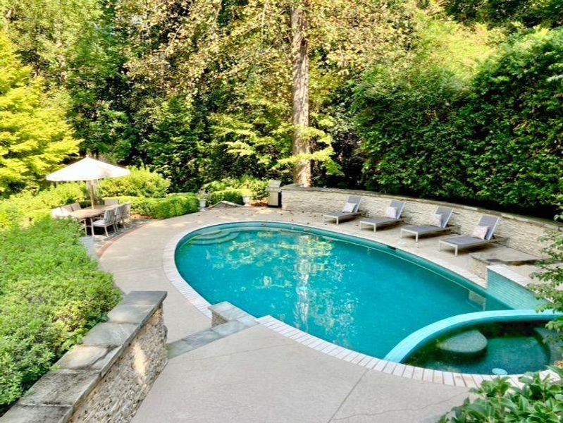 Image 2 of a home in . Image 2 of a home in .