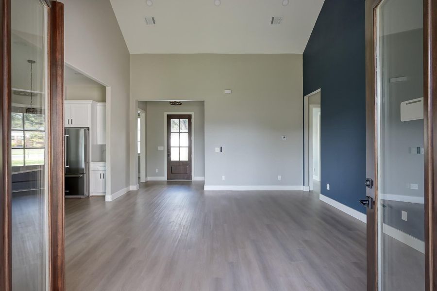 Spacious, unfurnished interior of a new home in , Huntsville (Image 27). Spacious, unfurnished interior of a new home in , Huntsville (Image 27).