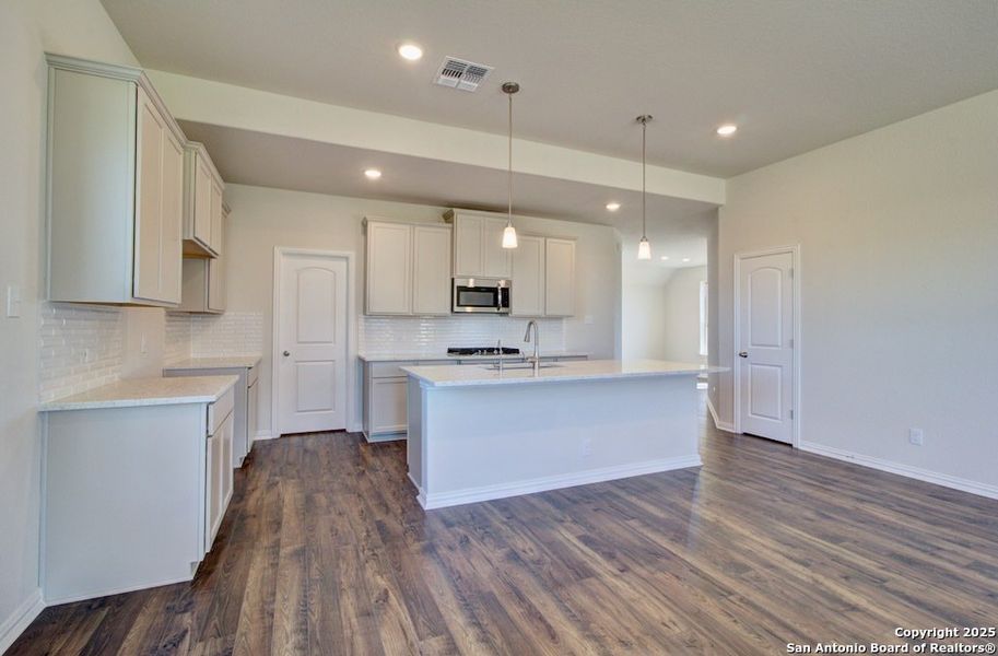 Furnished interior view inside a new home in Sunflower Ridge, New Braunfels (Image 9).
