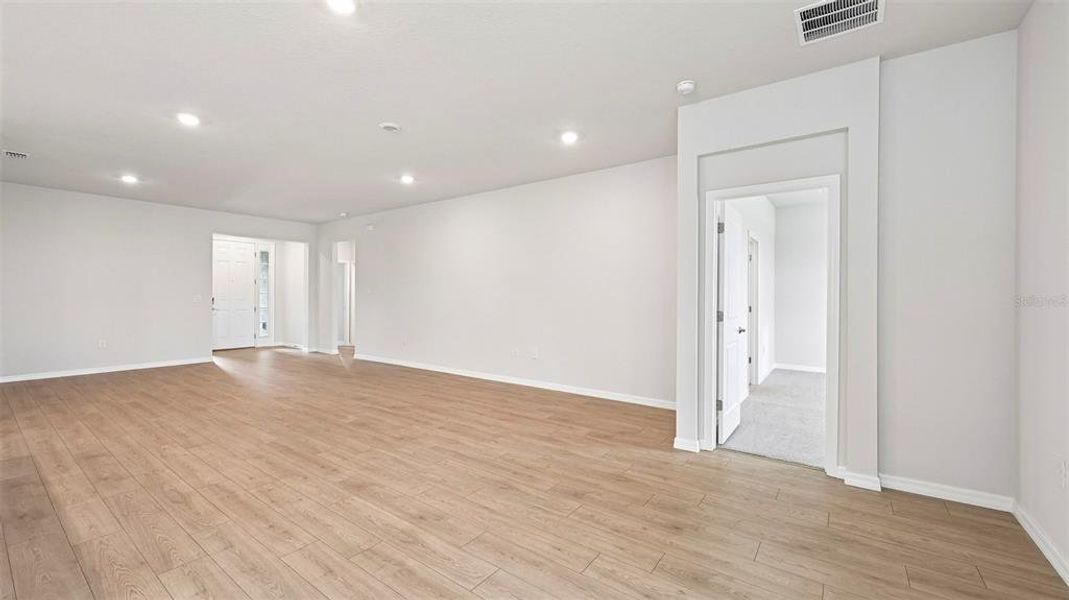 Spacious, unfurnished interior of a new home in Legacy Preserve, Parrish (Image 20). Spacious, unfurnished interior of a new home in Legacy Preserve, Parrish (Image 20).