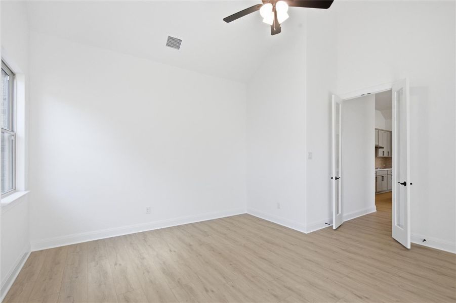 Spacious, unfurnished interior of a new home in Oaks at San Gabriel, Georgetown (Image 29).