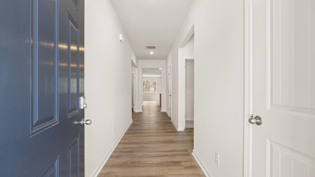 Spacious, unfurnished interior of a new home in South Wind, Union City (Image 20).