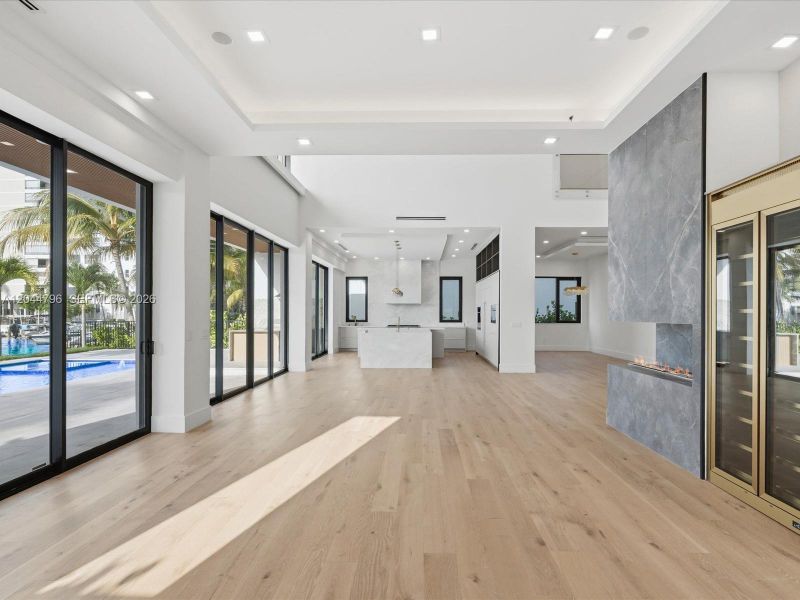 Spacious, unfurnished interior of a new home in , Pompano Beach (Image 22).