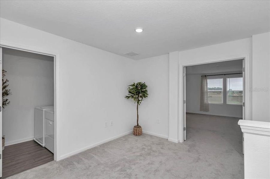 Spacious, unfurnished interior of a new home in , Ocala (Image 27).