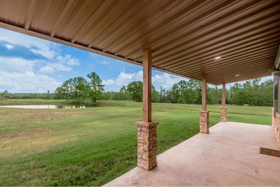 Exterior details and patio area of a home in , Groveton (Image 22).