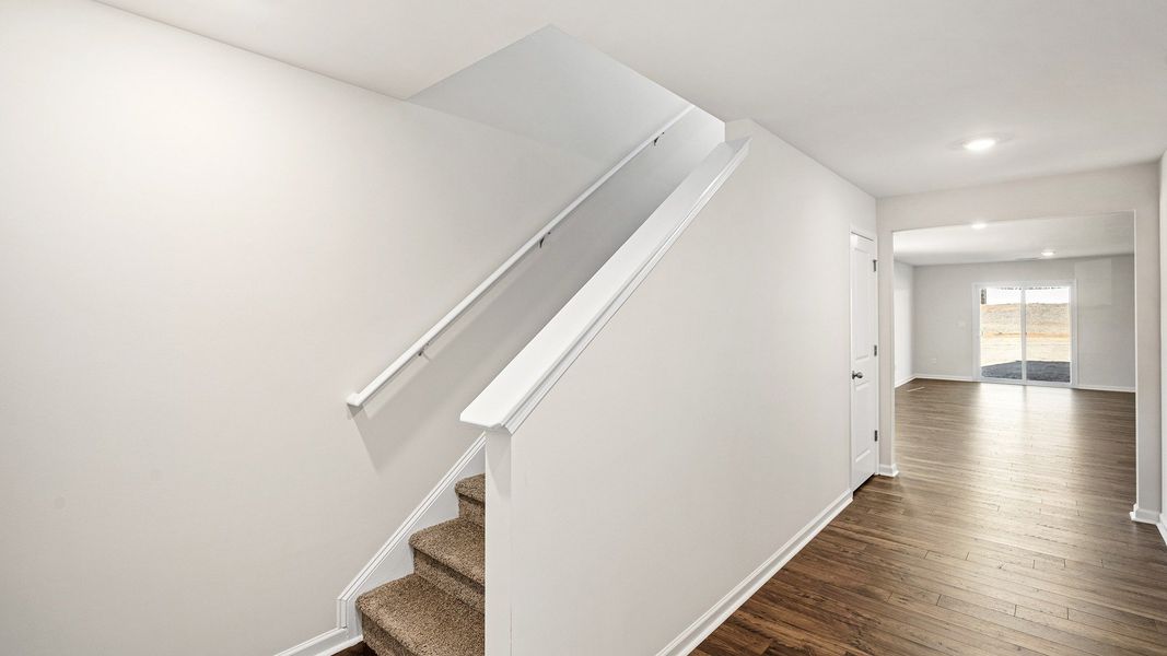 Spacious, unfurnished interior of a new home in Grand Oaks, Columbia (Image 18).