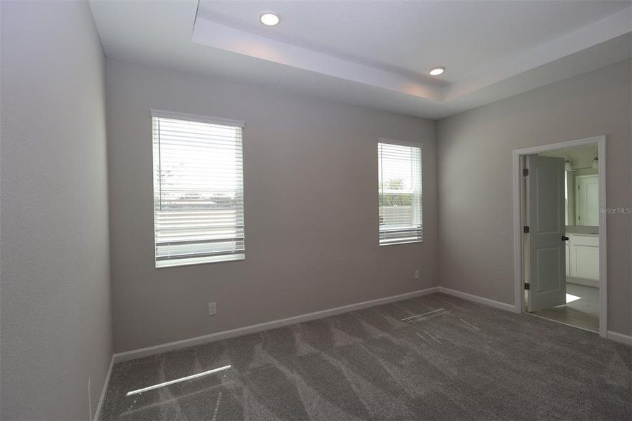 Spacious, unfurnished interior of a new home in Bay Lake Farms, St. Cloud (Image 16).