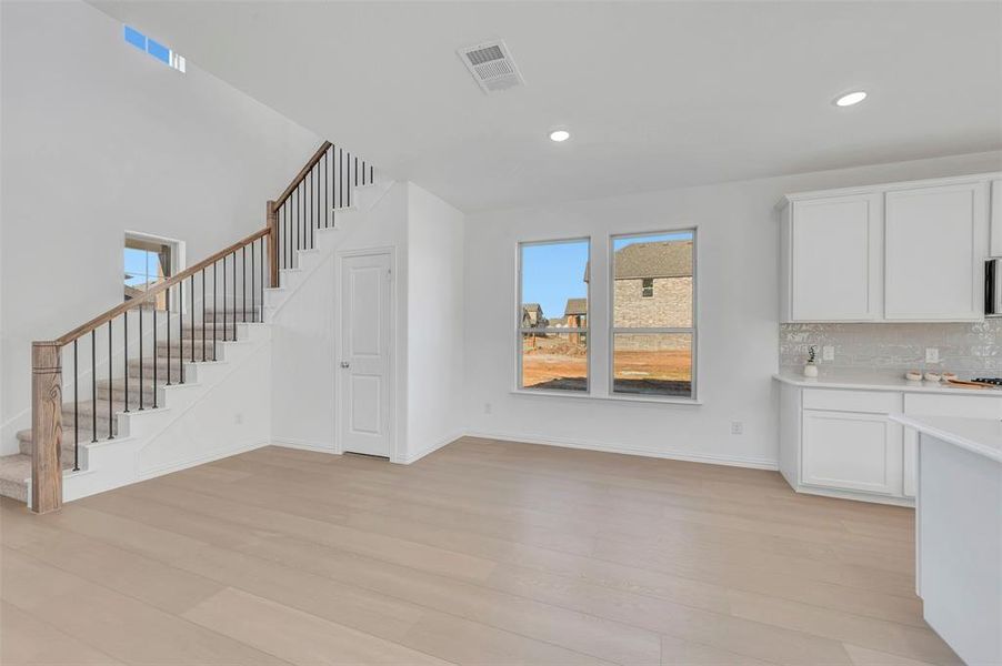 Spacious, unfurnished interior of a new home in Tarrytown, Crowley (Image 35).
